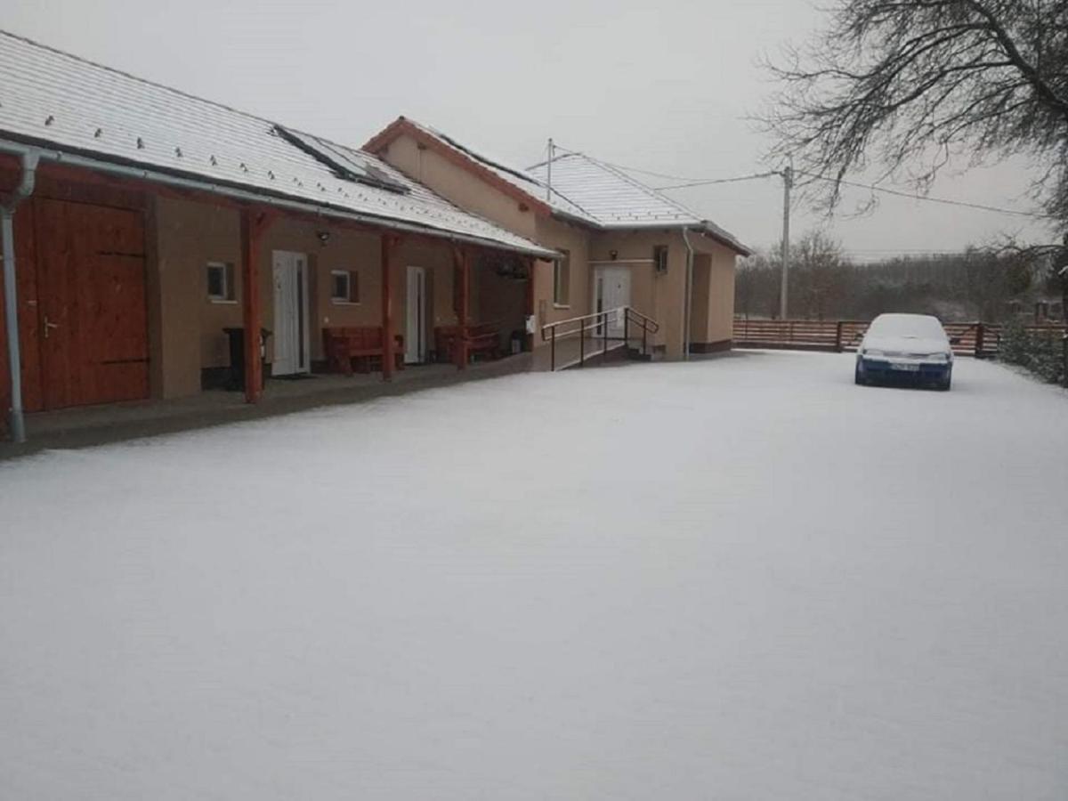 Ókerka Vendégház Csesztreg Exterior foto